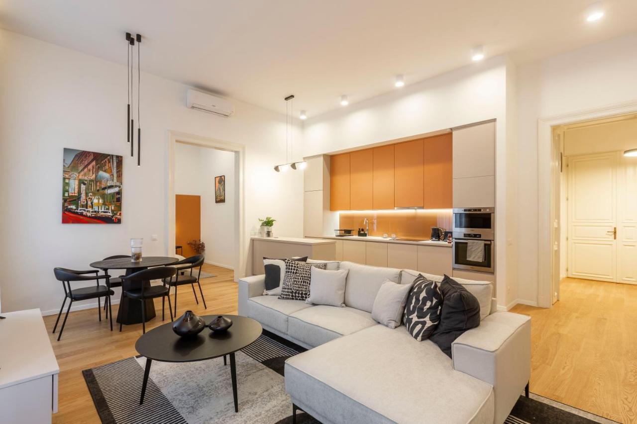 Luxurious Minimalist Residence With Sauna By Prestige Homes Budapest Eksteriør billede