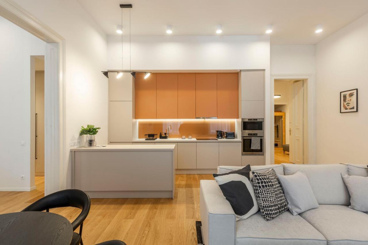 Luxurious Minimalist Residence With Sauna By Prestige Homes Budapest Eksteriør billede