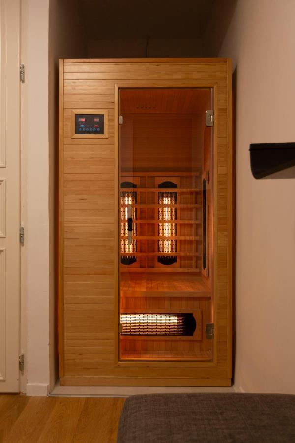 Luxurious Minimalist Residence With Sauna By Prestige Homes Budapest Eksteriør billede