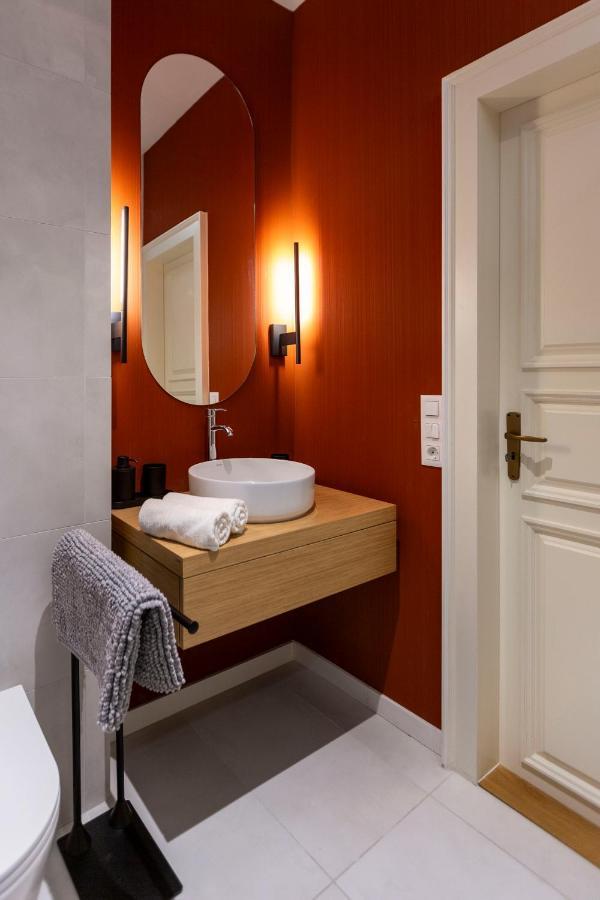 Luxurious Minimalist Residence With Sauna By Prestige Homes Budapest Eksteriør billede